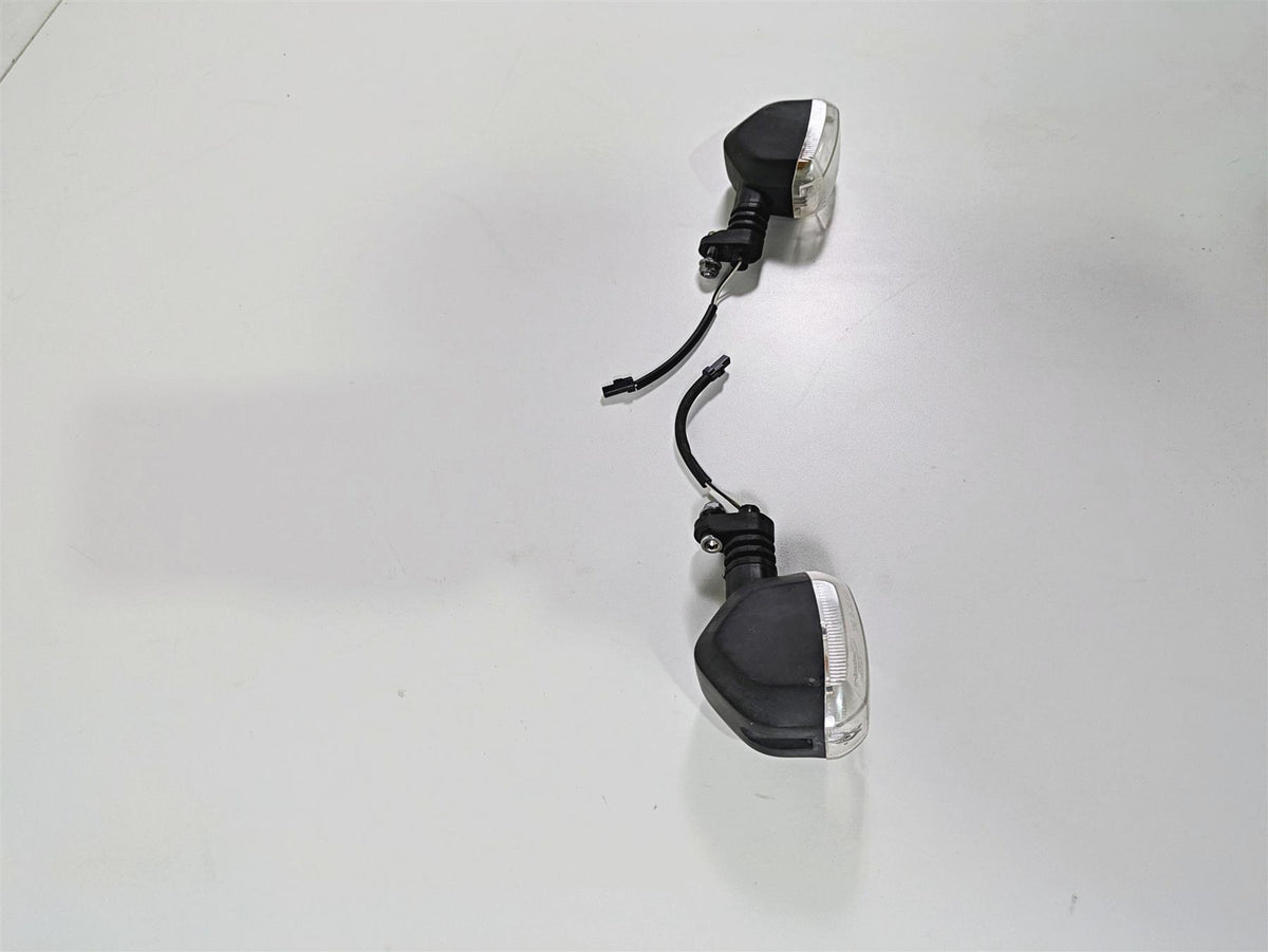 2015 Triumph Tiger Explorer XC Rear Blinker Turn Signal Set T2704220 T2704215 {{ shop.shopifyCountryName }} - Mototech271