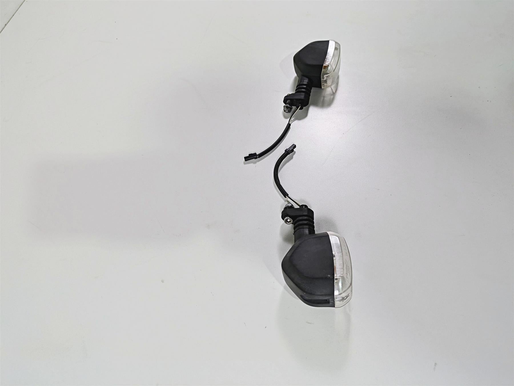 2015 Triumph Tiger Explorer XC Rear Blinker Turn Signal Set T2704220 T2704215 {{ shop.shopifyCountryName }} - Mototech271