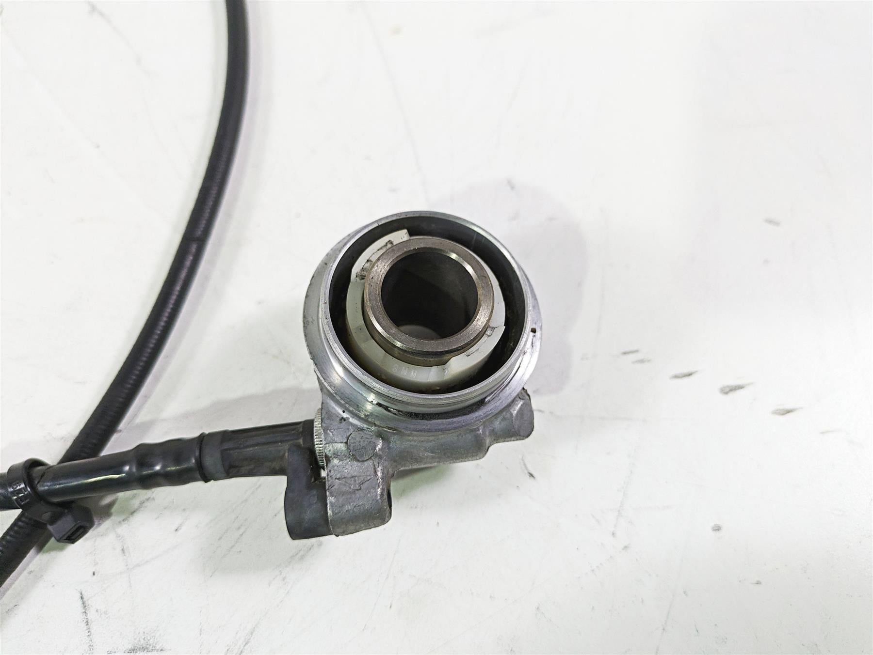 2004 BMW R1150GS R21 Speedometer Drive Gear & Spinning Cable 62122306287 {{ shop.shopifyCountryName }} - Mototech271