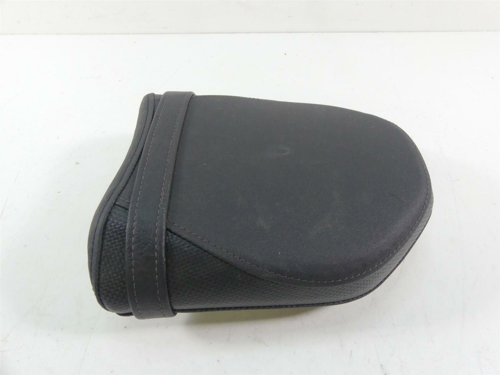 2020 Yamaha VMX17 1700 Rear Passenger Pillion Saddle Seat - Nice 2S3-24750-11-00 | Mototech271