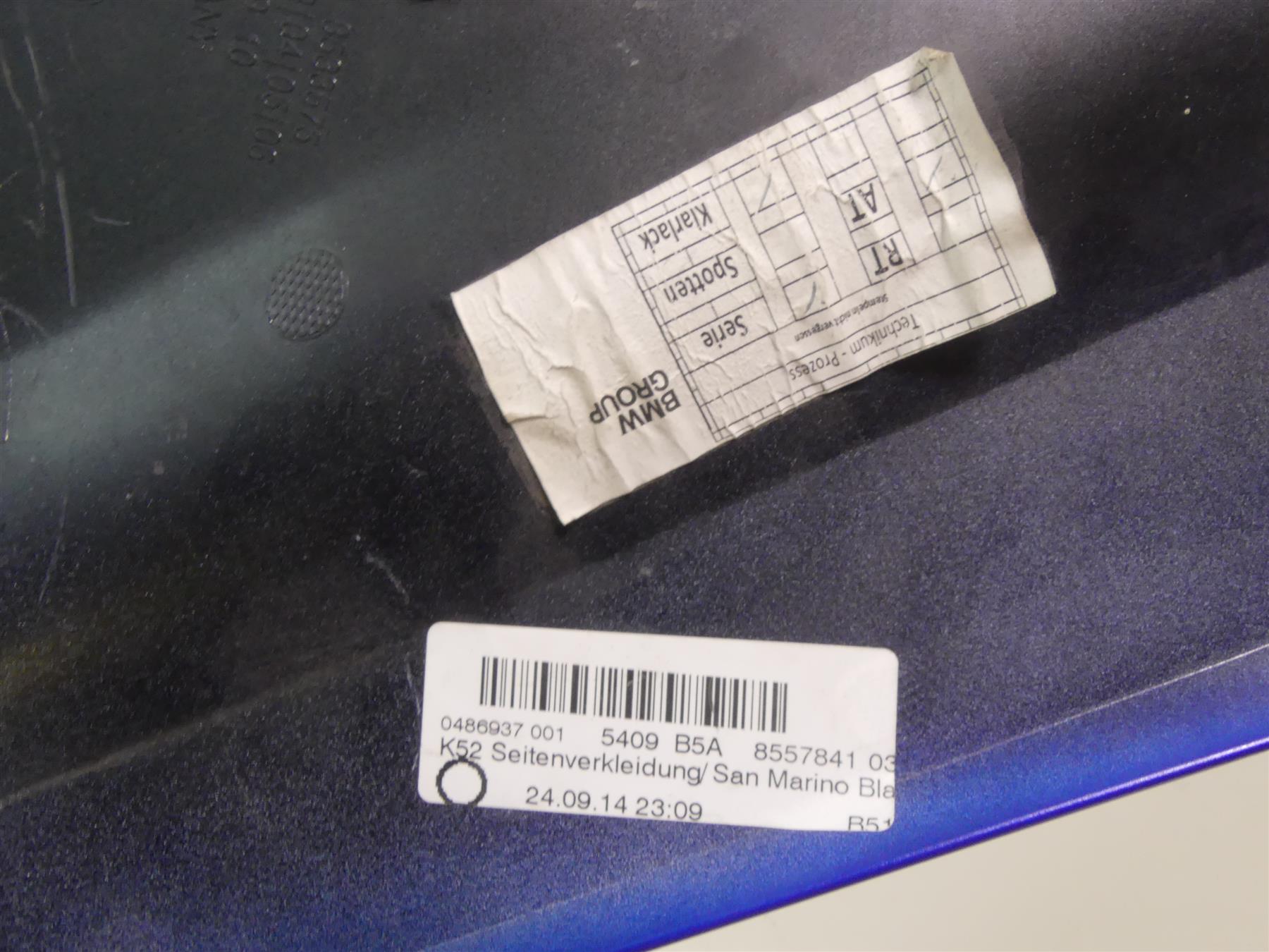 2015 BMW R1200RT K52 Left Side Blue Tank Cover Fairing 40902346090 {{ shop.shopifyCountryName }} - Mototech271