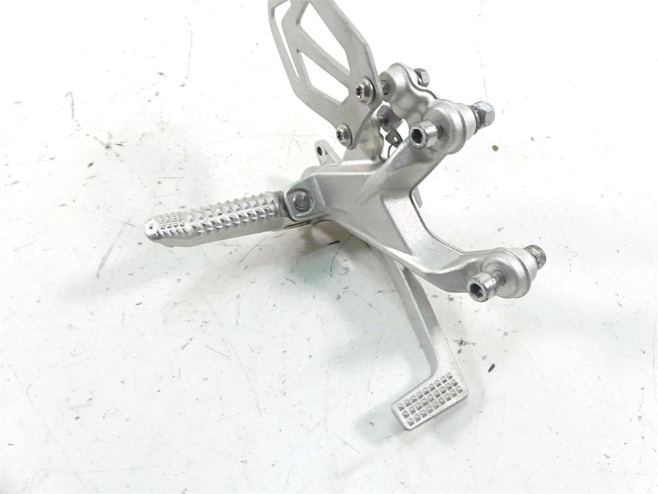 2018 BMW S1000RR K46 Right Foot Peg Set & Brake Ped Pedal 46718559066 {{ shop.shopifyCountryName }} - Mototech271