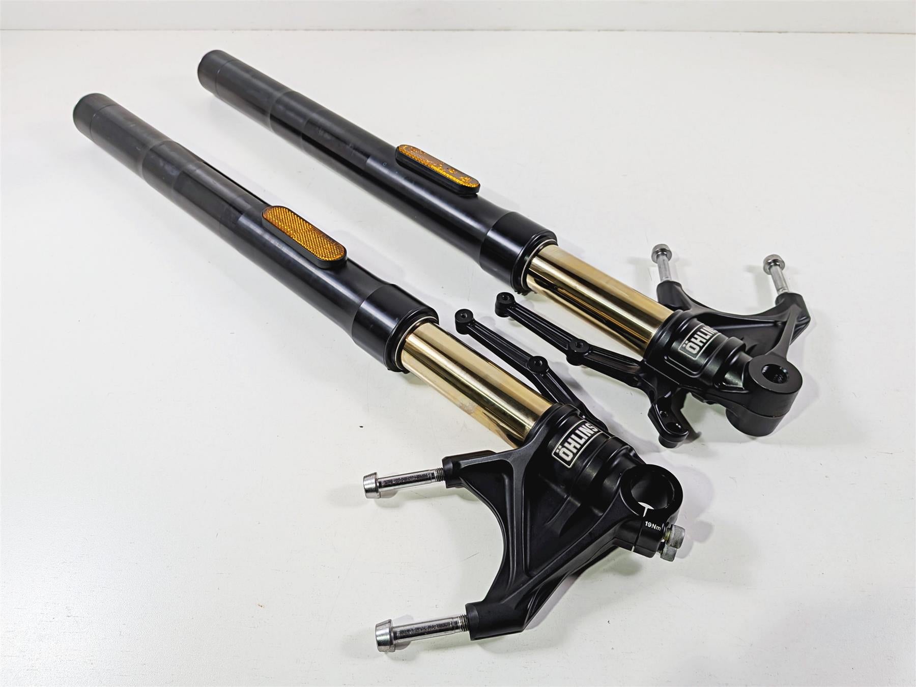 2019 Triumph Speed Triple RS 1050 Black Ohlins Front Fork Legs T2044034 T2044036 {{ shop.shopifyCountryName }} - Mototech271