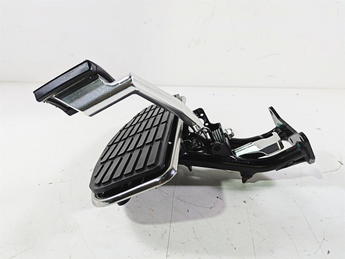 2014 Moto Guzzi California 1400 Touring Right Floorboard & Brake Pedal 887302 {{ shop.shopifyCountryName }} - Mototech271
