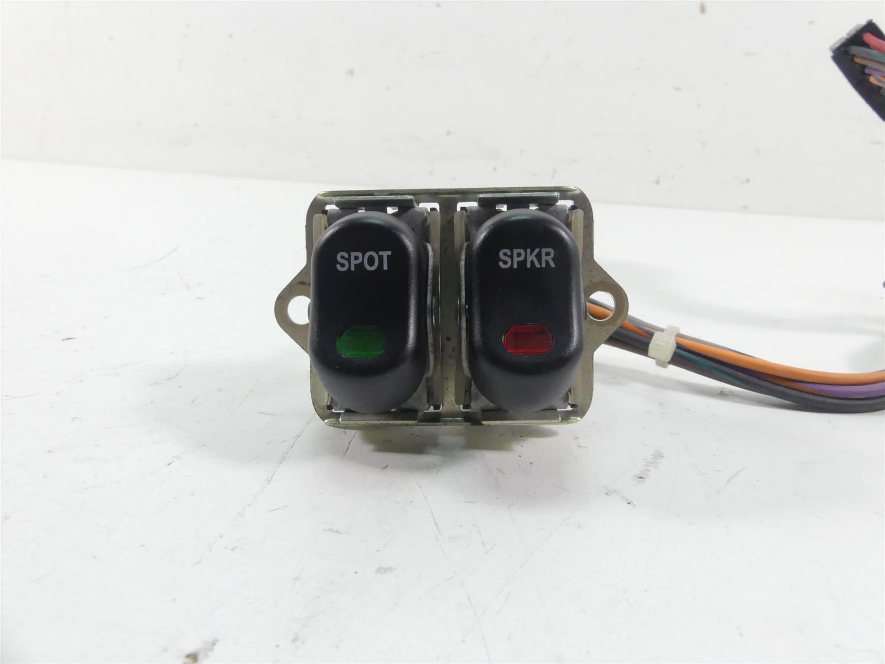 2012 Harley Touring FLHTK Electra Glide Auxiliary Switch Knob Set 70271-98 {{ shop.shopifyCountryName }} - Mototech271