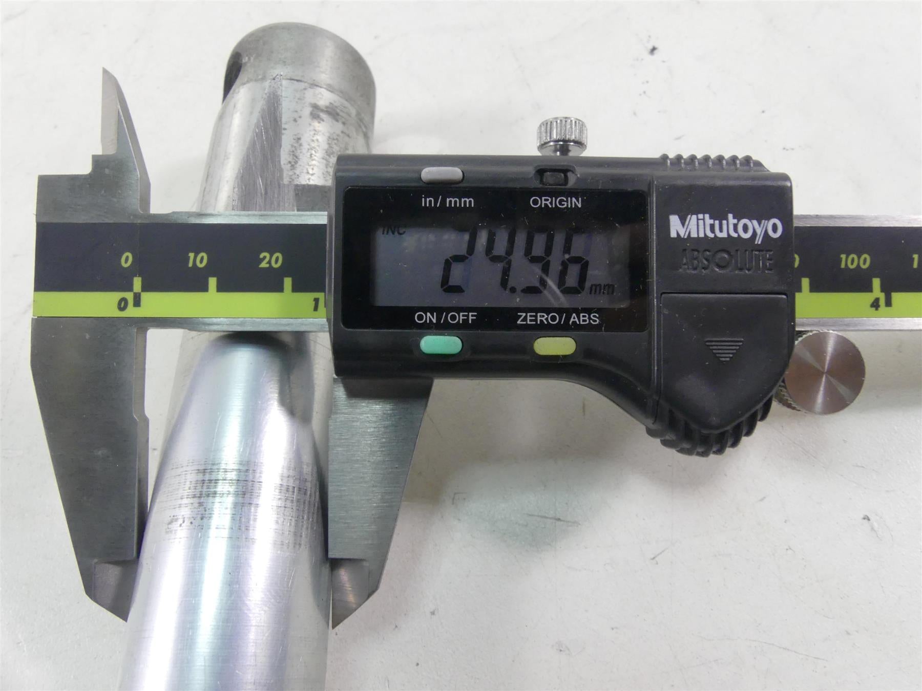 2015 Harley FXDL Dyna Low Rider Front 25mm Axle Wheel Spindle 41628-08 {{ shop.shopifyCountryName }} - Mototech271