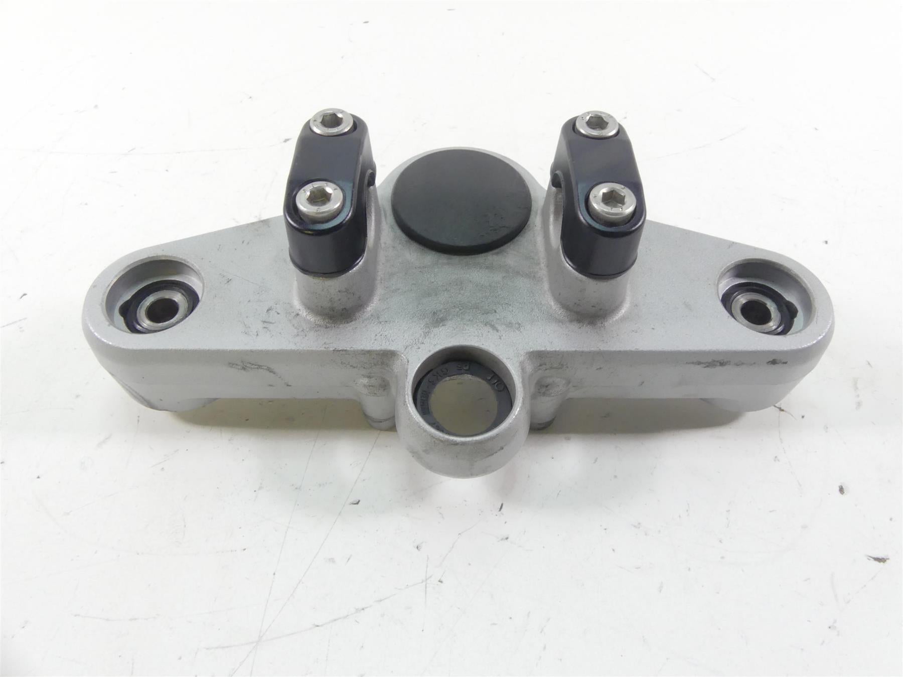 2003 BMW R1150 GS R21 Showa Upper Triple Tree Steering Clamp 31422314505 {{ shop.shopifyCountryName }} - Mototech271