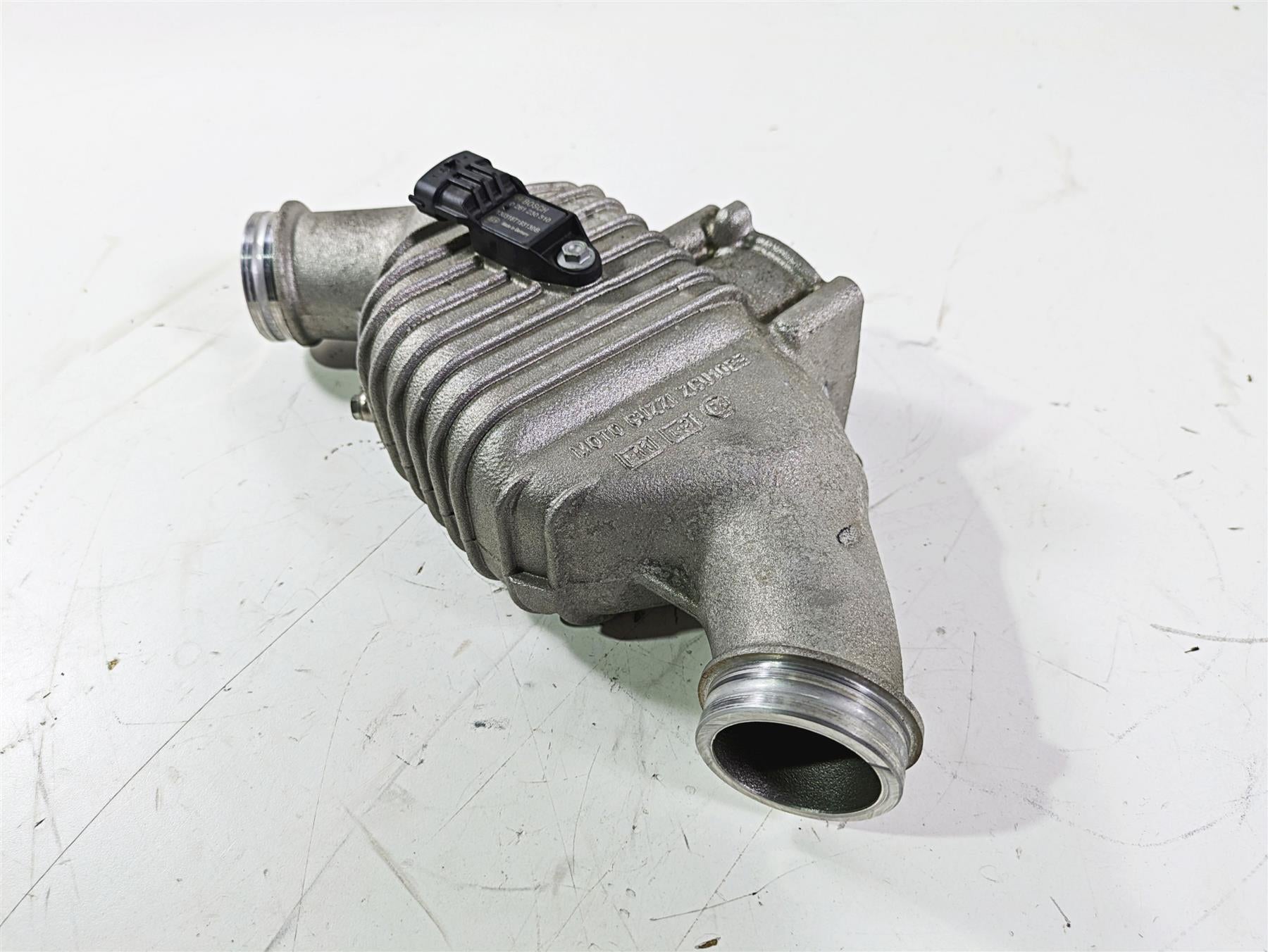 2014 Moto Guzzi California 1400 Touring Intake & Pipe Manifold 2A000030 {{ shop.shopifyCountryName }} - Mototech271