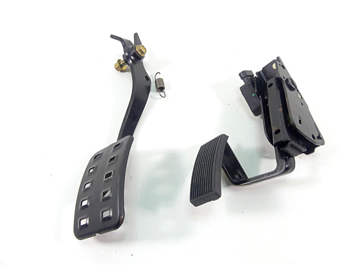 2018 Can Am Commander 1000R XT Foot Accelerate Brake Pedal Set 705600724 {{ shop.shopifyCountryName }} - Mototech271
