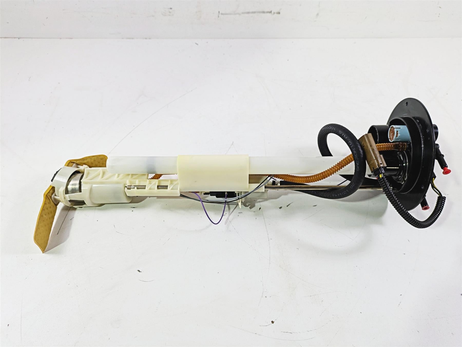 2010 Harley VRSCF Muscle Rod Fuel Gas Petrol Pump - Tested 75310-07 {{ shop.shopifyCountryName }} - Mototech271