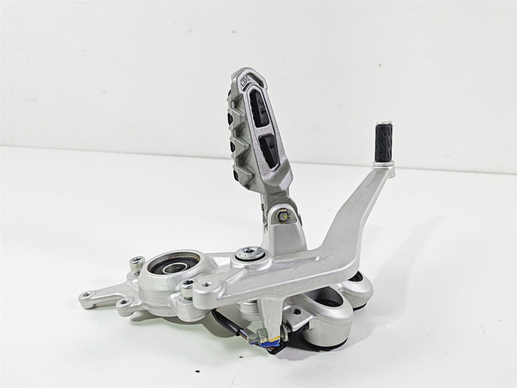 2022 Ducati Hypermotard 950 Right Footpeg Bracket Brake Pedal Set 82413581AB {{ shop.shopifyCountryName }} - Mototech271