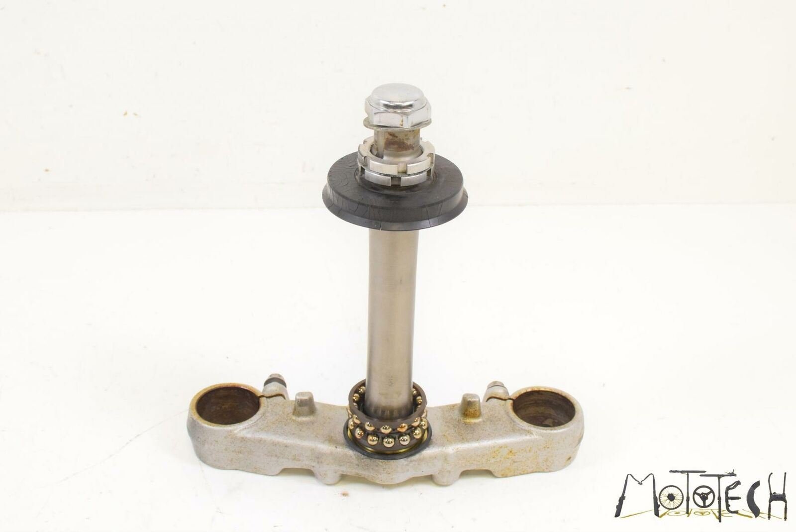 2006 Suzuki SV650 S Lower Triple Tree Steering Clamp 51410-17G20 {{ shop.shopifyCountryName }} - Mototech271