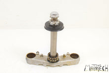Load image into Gallery viewer, 2006 Suzuki SV650 S Lower Triple Tree Steering Clamp 51410-17G20 | Mototech271
