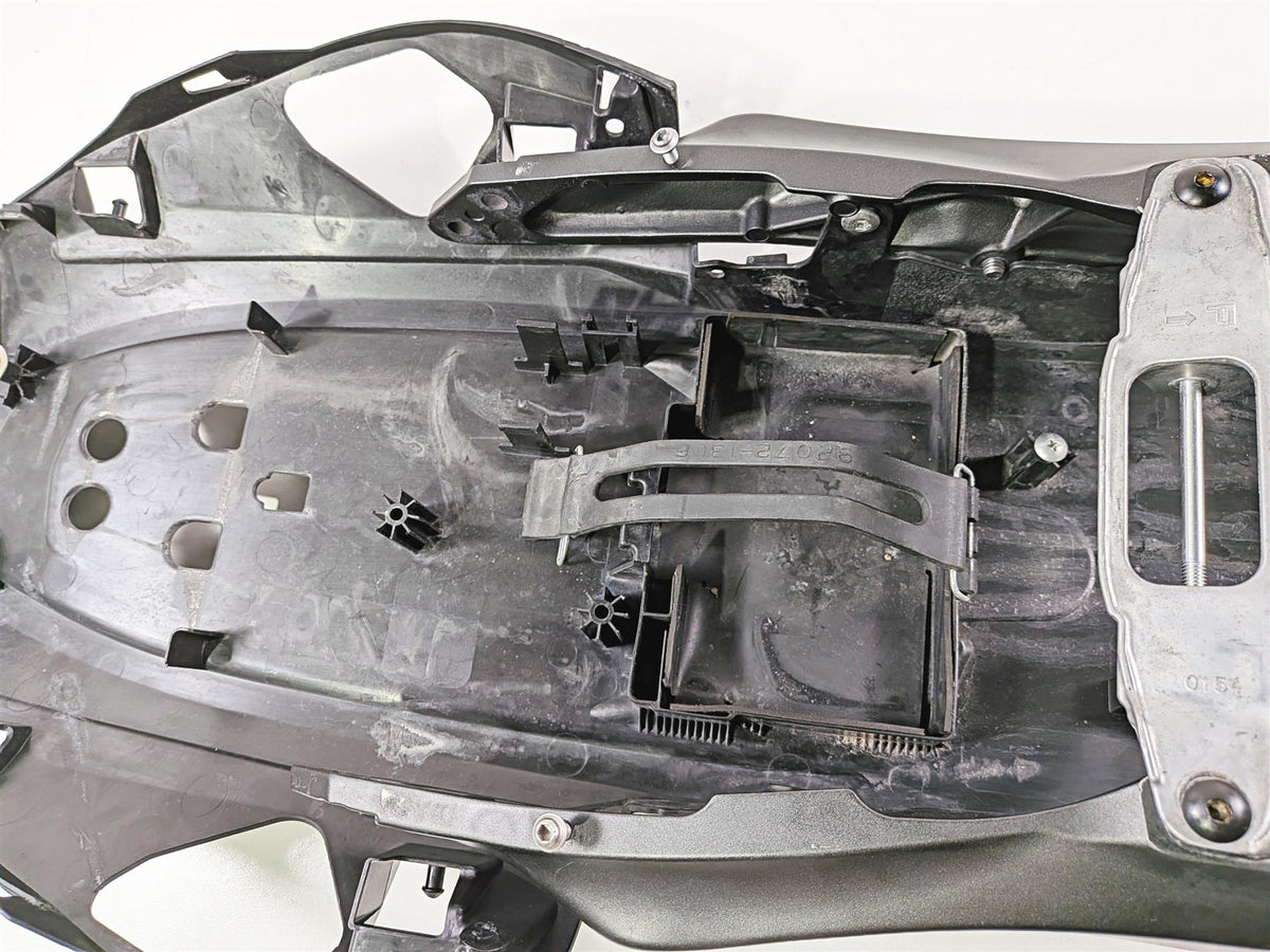 2022 Kawasaki ZX10R ZX1000 Ninja Rear Subframe & Inner Fender 32160-1865 {{ shop.shopifyCountryName }} - Mototech271