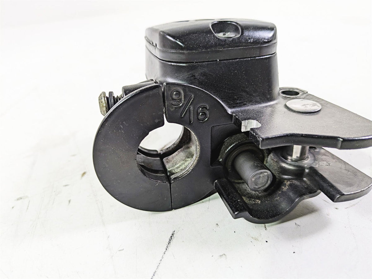 2002 Harley Dyna FXDL Low Rider Front Brake Master Cylinder 9/16" 45019-96F {{ shop.shopifyCountryName }} - Mototech271