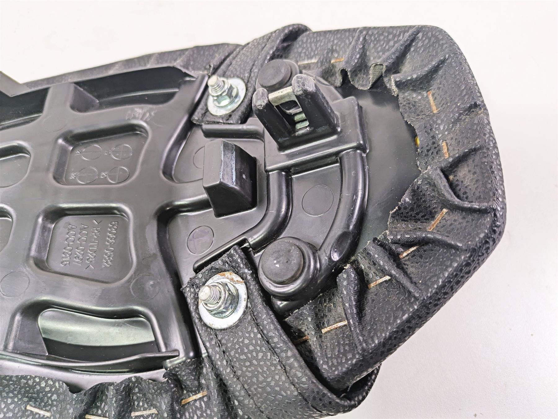 2020 Kawasaki Z900 ZR900 Rear Passenger Seat Saddle 53066-0582 {{ shop.shopifyCountryName }} - Mototech271