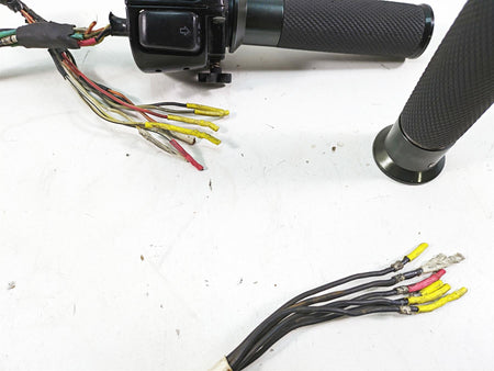 2005 Harley Dyna FXDL Low Rider Right Hand Control Switch - Read 71684-06A {{ shop.shopifyCountryName }} - Mototech271