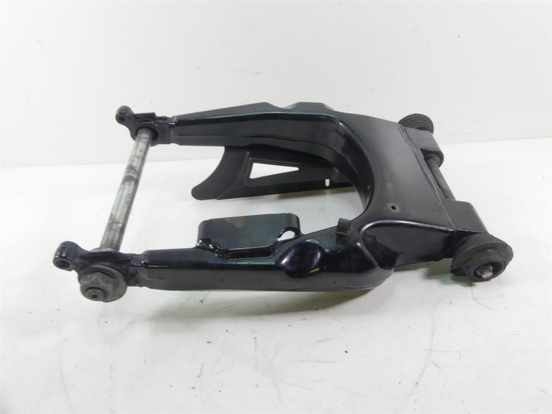 2011 Harley Touring FLTRX Road Glide Rear Swingarm Swing Arm + Axle 45470-09 {{ shop.shopifyCountryName }} - Mototech271