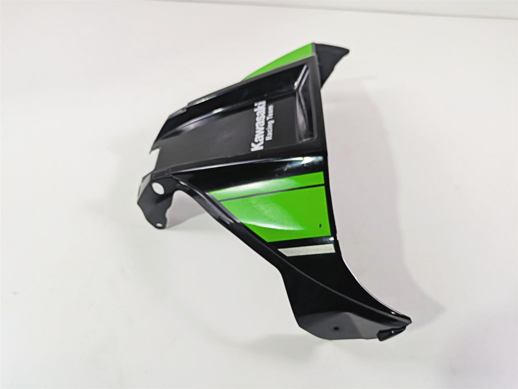 2016 Kawasaki ZX10R Ninja Center Fuel Gas Petrol Tank Cover 14092-0786-51B {{ shop.shopifyCountryName }} - Mototech271