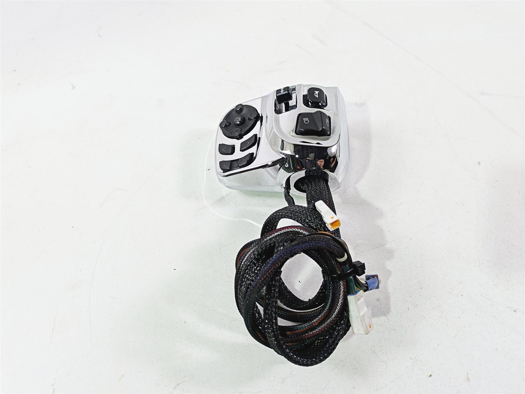 2017 Indian Chieftain Limited Chrome Left Hand Control Switch Audio 4015197 {{ shop.shopifyCountryName }} - Mototech271