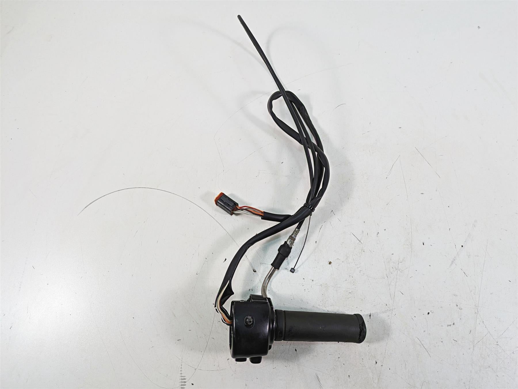 2006 Harley FLSTI Softail Heritage Right Hand Throttle Control Switch 71684-06A {{ shop.shopifyCountryName }} - Mototech271