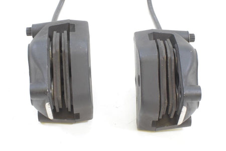 2007 Harley Touring FLHX Street Glide Front Brake Caliper Set 44023-00C 44046-00 {{ shop.shopifyCountryName }} - Mototech271