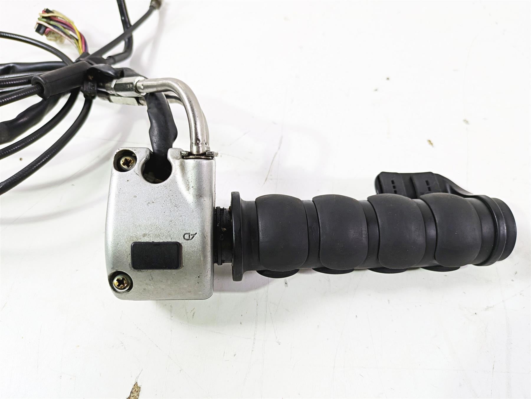 2004 Victory Kingpin Right Hand Control Switch + Throttle Cable & Grip 4010699 {{ shop.shopifyCountryName }} - Mototech271