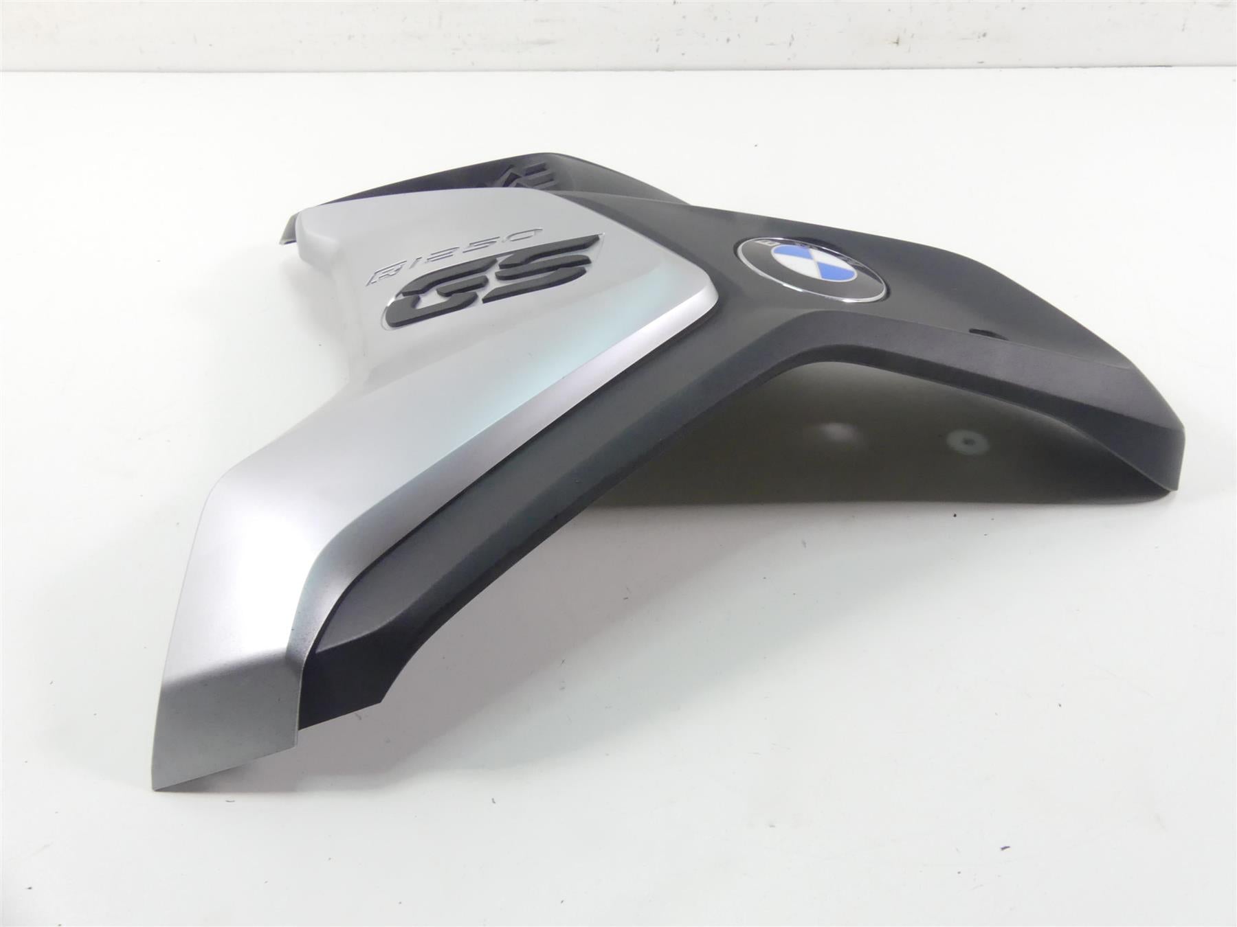 2019 BMW R1250GS K50 Left Side Intake Fairing & Emblem 46638556655 46638392881 {{ shop.shopifyCountryName }} - Mototech271