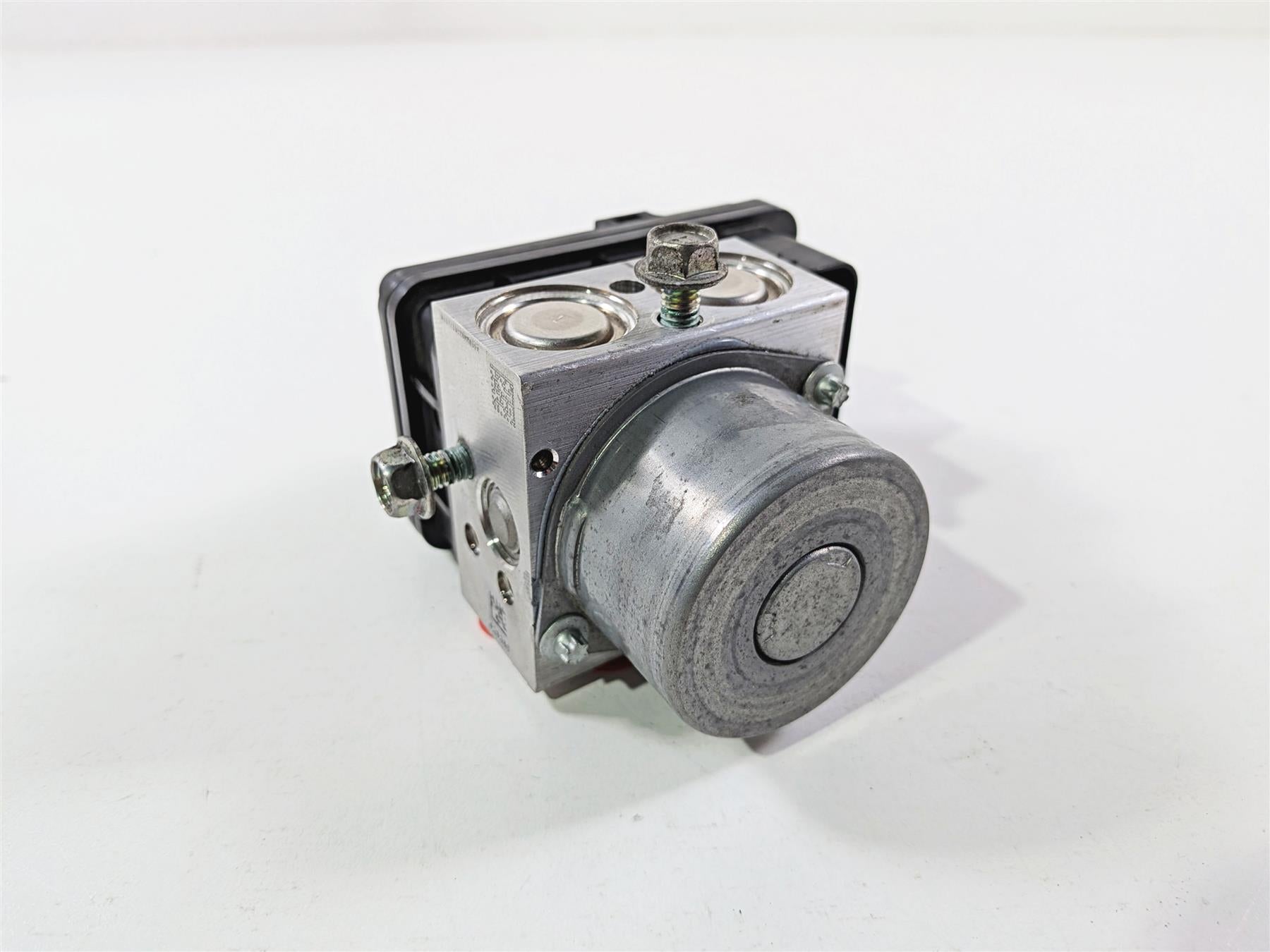 2024 Yamaha YZF R1 RN65 Abs Brake Pump Pressure Module Unit B3L-85930-08-00 {{ shop.shopifyCountryName }} - Mototech271