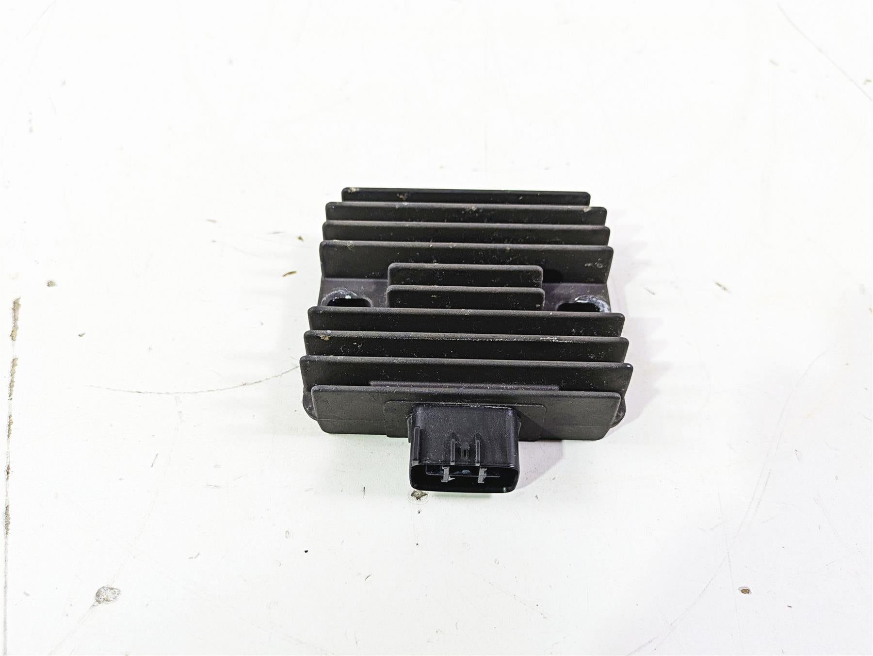 2020 Yamaha Waverunner VX1050 Deluxe Rectifier Voltage Regulator 6D3-81960-00-00 {{ shop.shopifyCountryName }} - Mototech271