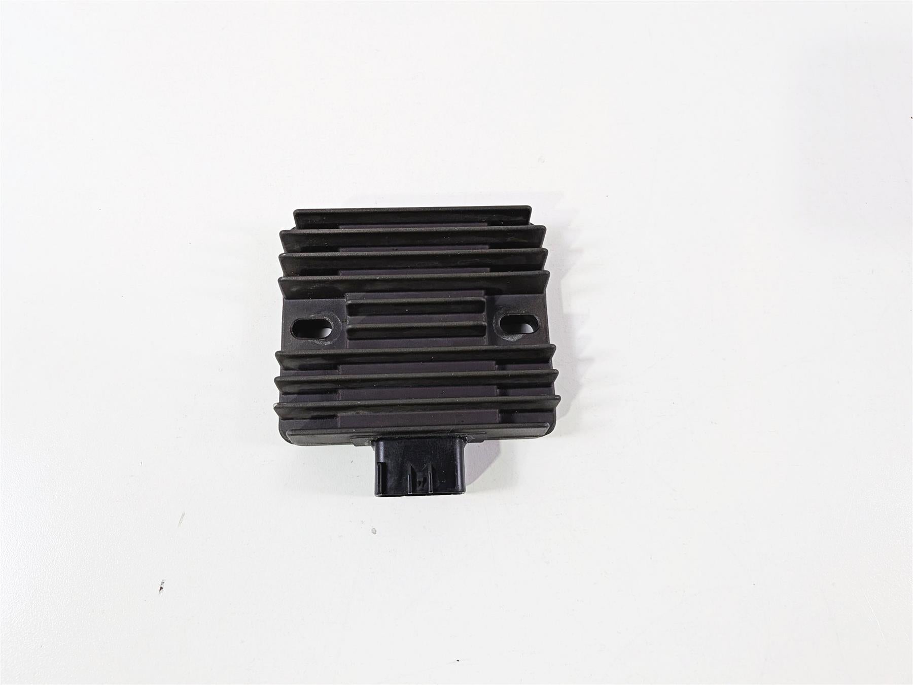 2006 Yamaha XVZ1300 Royal Star Rectifier Voltage Regulator 4XY-81960-00-00 {{ shop.shopifyCountryName }} - Mototech271