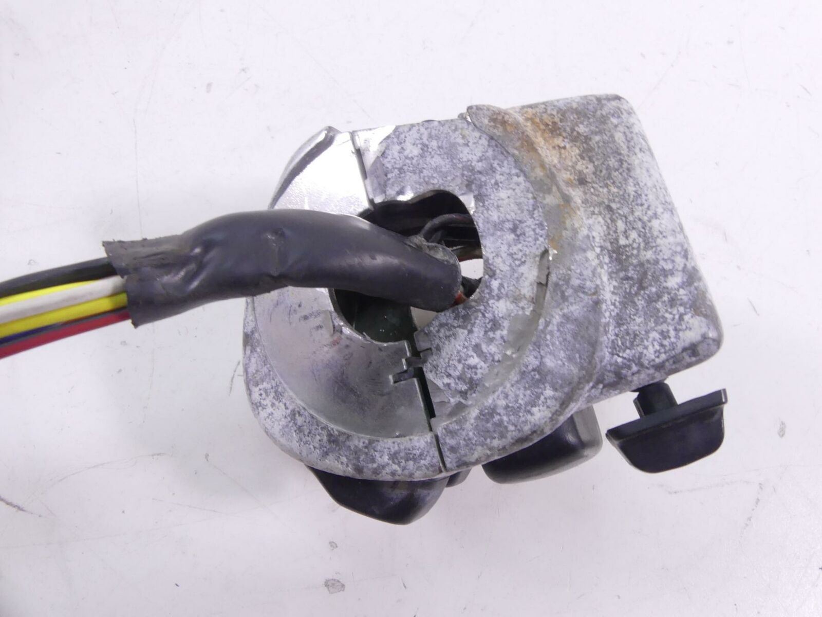 2009 Harley Touring FLHRC Road King Left Control Switch Blinker Light 71682-06A {{ shop.shopifyCountryName }} - Mototech271