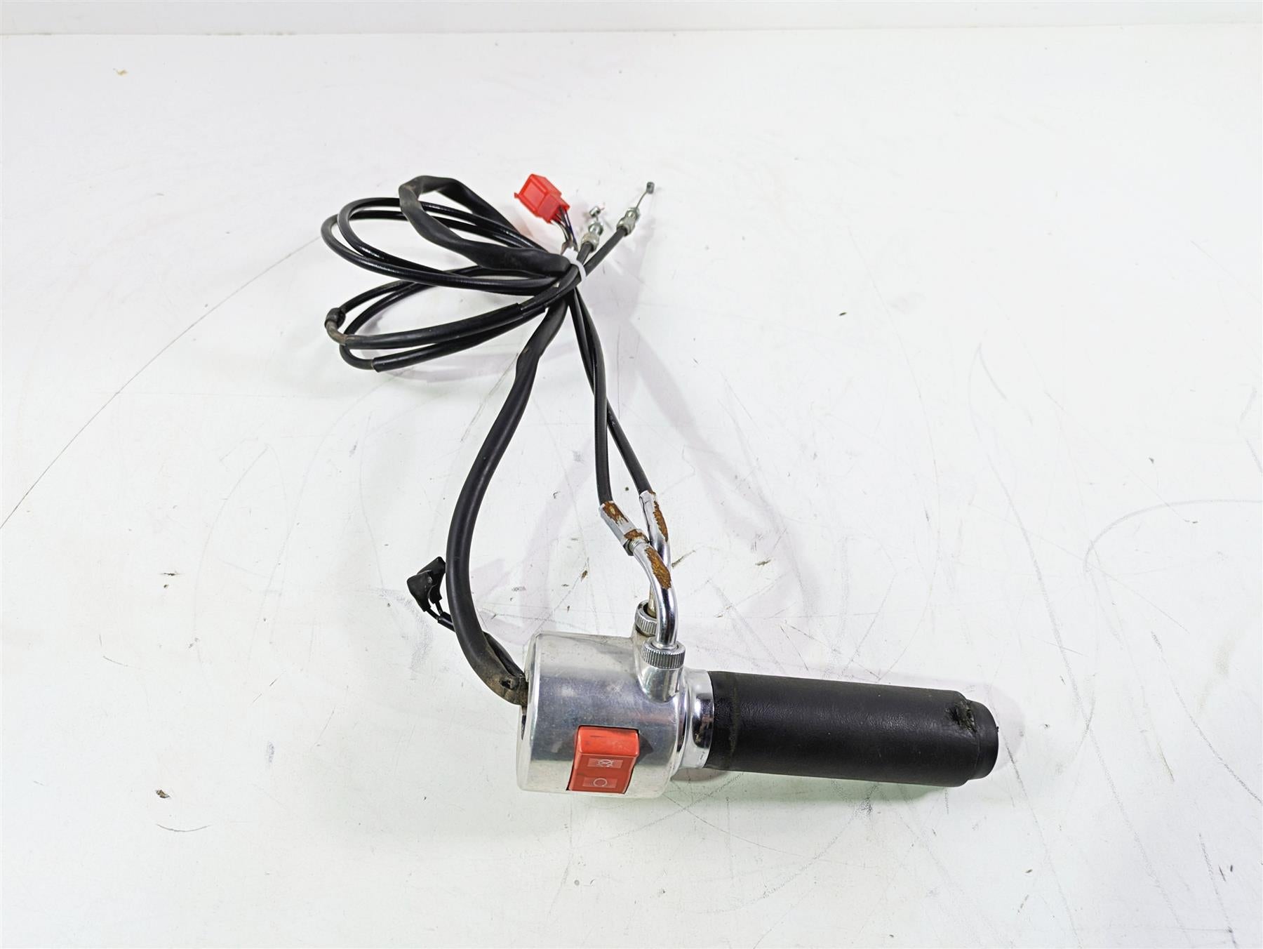 2002 Honda V-Twin VTX1800 C Right Hand Control Switch & Throttle 35013-MCH-020 | Mototech271