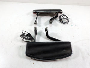 2006 Harley Touring FLHTCUI Electra Glide Front Floorboard Set 50622-83 50518-83 | Mototech271