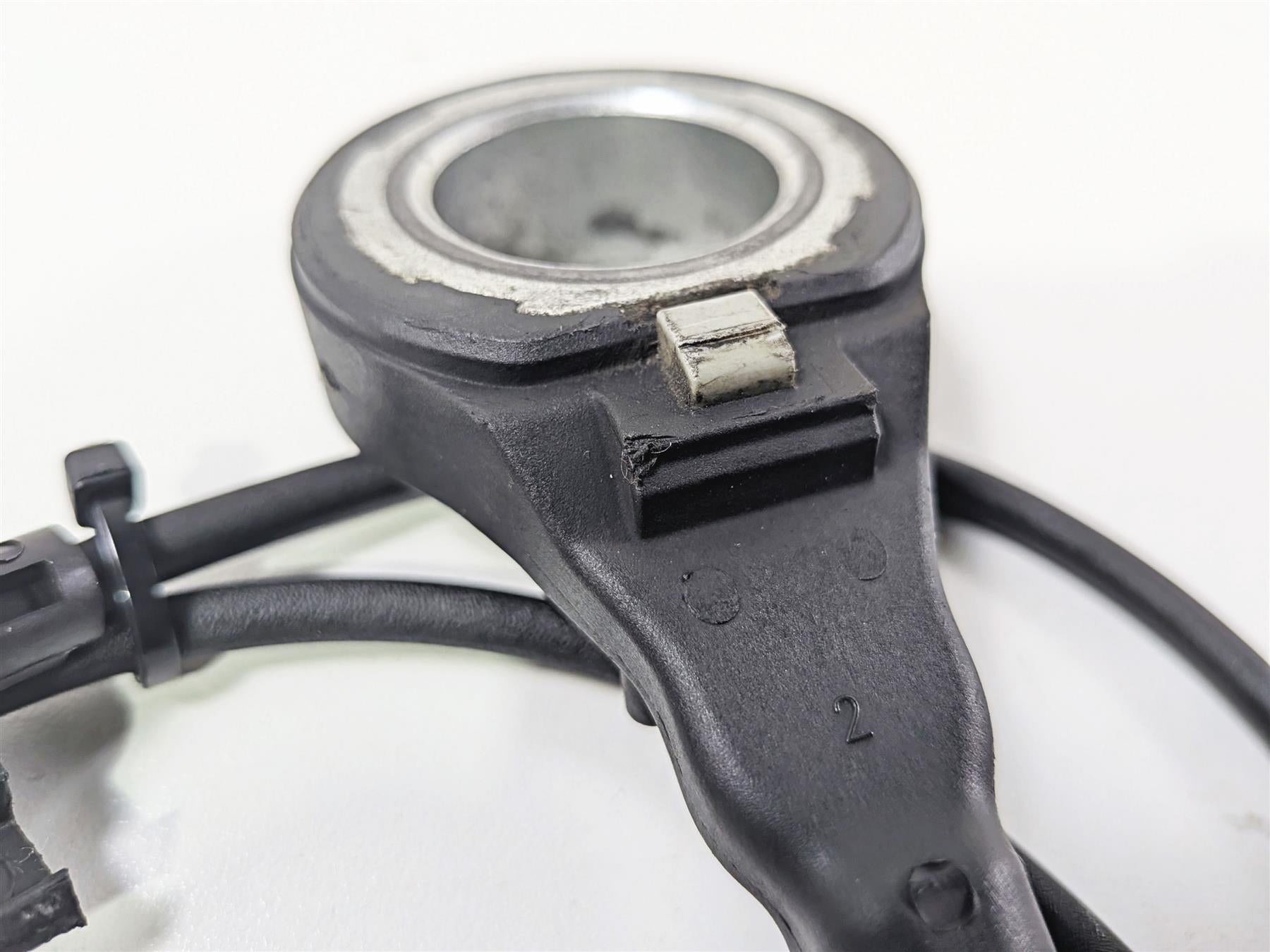 2020 Harley Touring FLTRK Road Glide Front Rear Abs Wheel Speed Sensors 32700015 {{ shop.shopifyCountryName }} - Mototech271