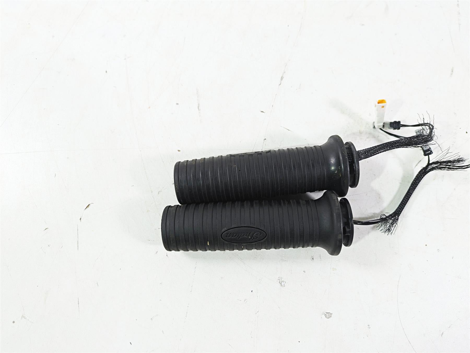 2018 Indian Chieftain Limited Heated Left Right Hand Grip Handgrip Set 5416650 {{ shop.shopifyCountryName }} - Mototech271