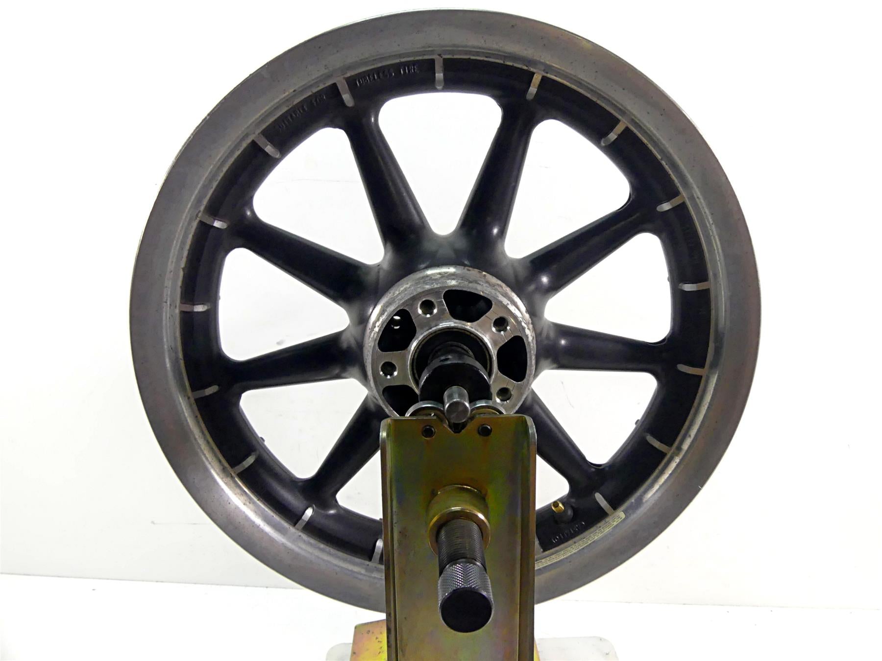 2004 Harley Touring FLHTCUI Electra Glide Rear Wheel Rim 16x3 43402-00B {{ shop.shopifyCountryName }} - Mototech271
