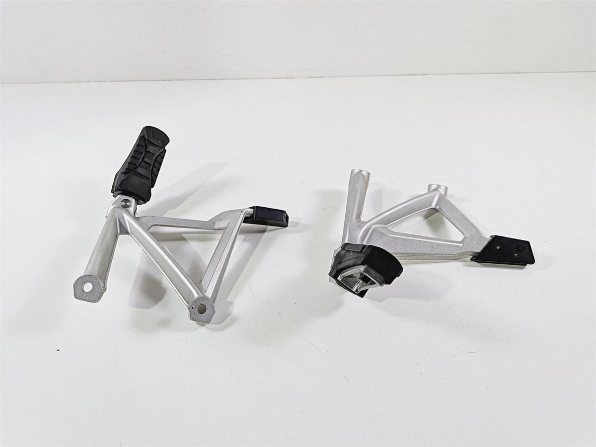2019 BMW R1250GS K50 Rear Passenger Foot Peg Rest Set -Read 46718556264 46718556265 {{ shop.shopifyCountryName }} - Mototech271