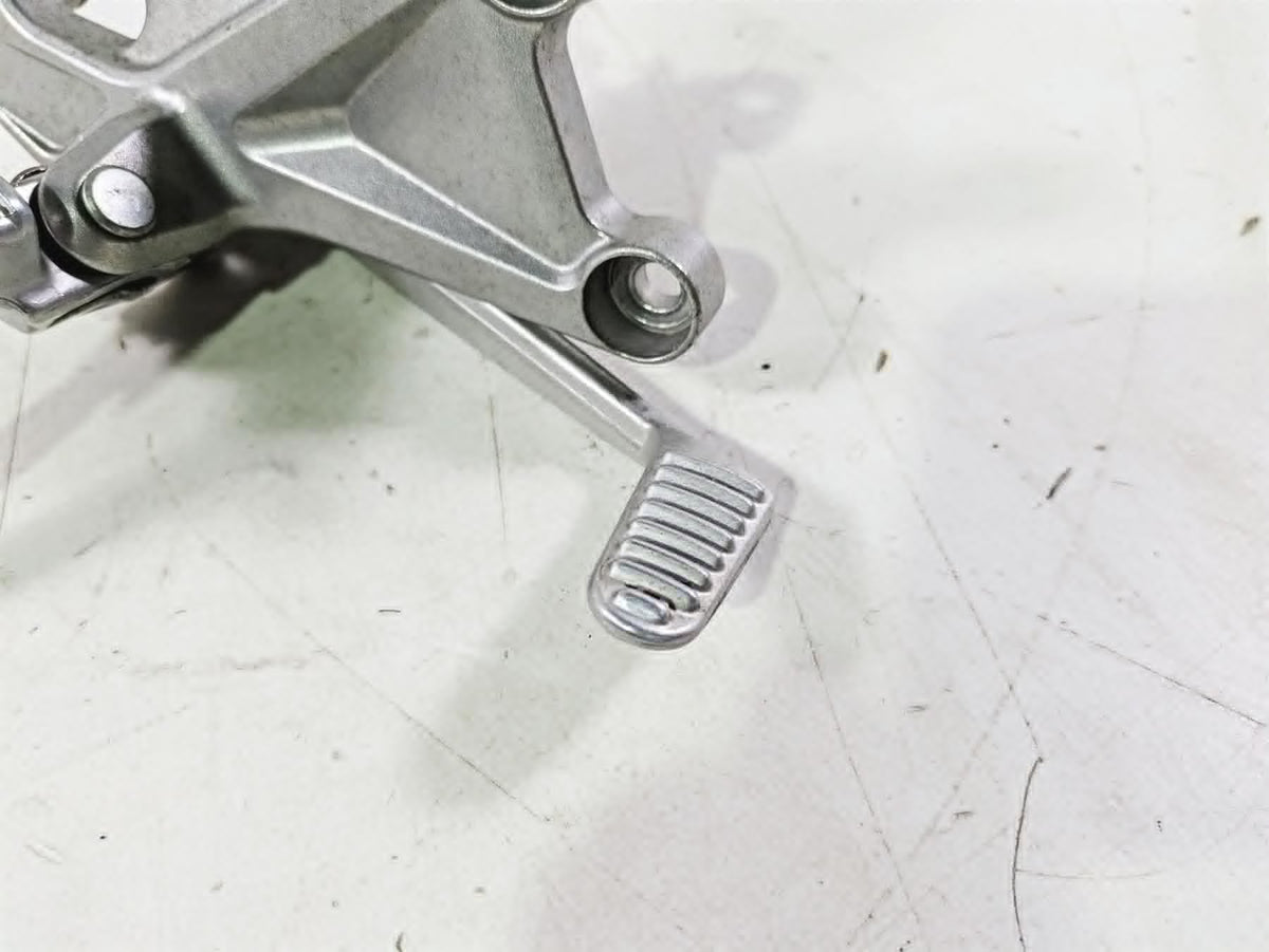 2008 Honda CBR1000RR SC59 Right Front Foot Peg & Brake Pedal Set 50600-MFL-000 {{ shop.shopifyCountryName }} - Mototech271