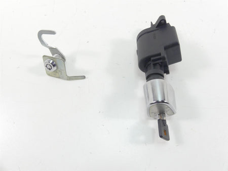 2013 Harley Touring FLHTP Electra Glide Ignition Switch Key Lock Set 71572-06 {{ shop.shopifyCountryName }} - Mototech271
