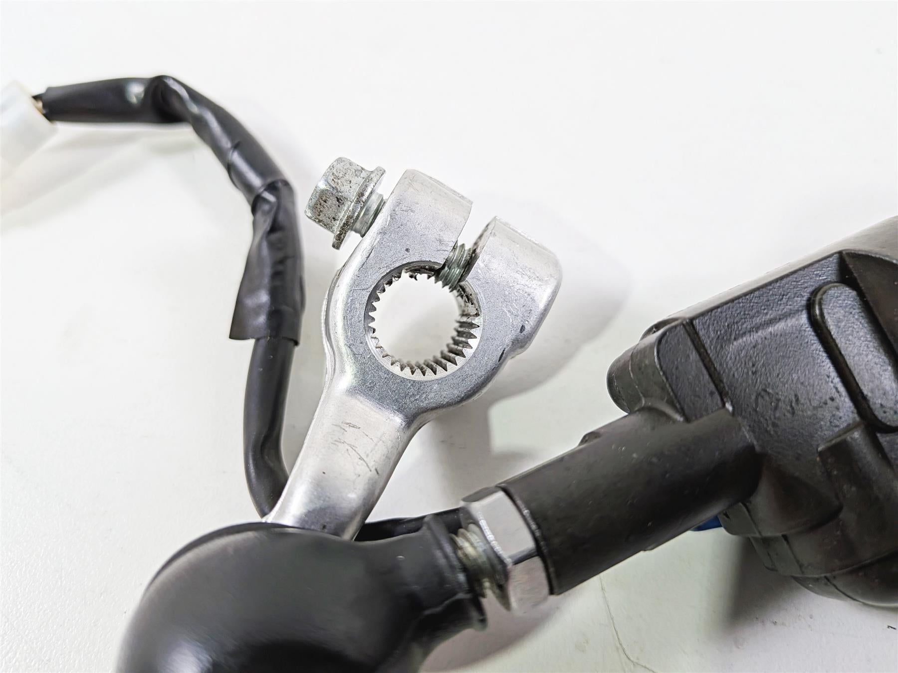 2016 Yamaha YZF R1 RN32 Quickshifter Quick Shifter Assist 2CR-82470-00-00 {{ shop.shopifyCountryName }} - Mototech271