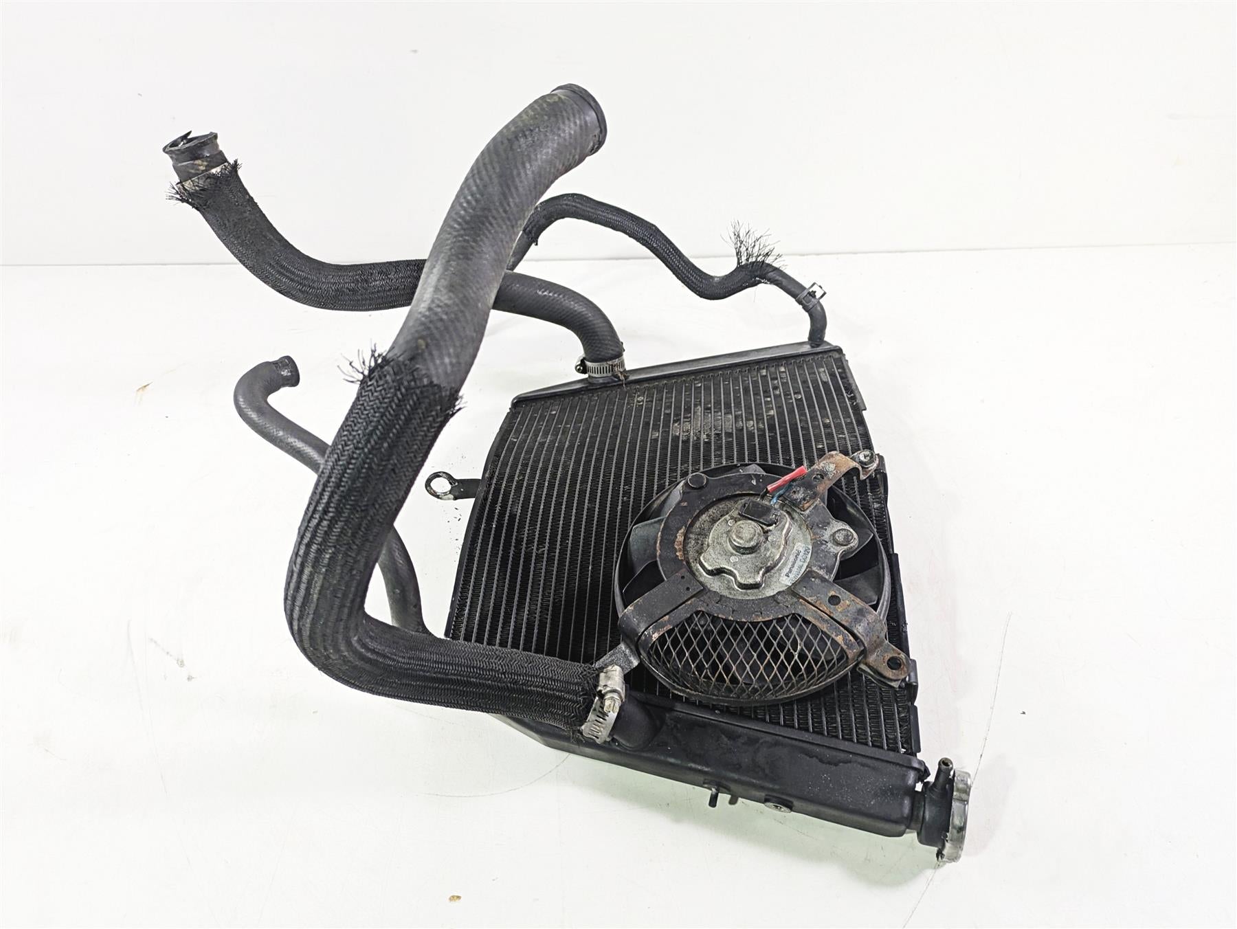 2007 Suzuki GSXR600 Coolant Radiator - No Leaks & Straight 17710-01H00 {{ shop.shopifyCountryName }} - Mototech271