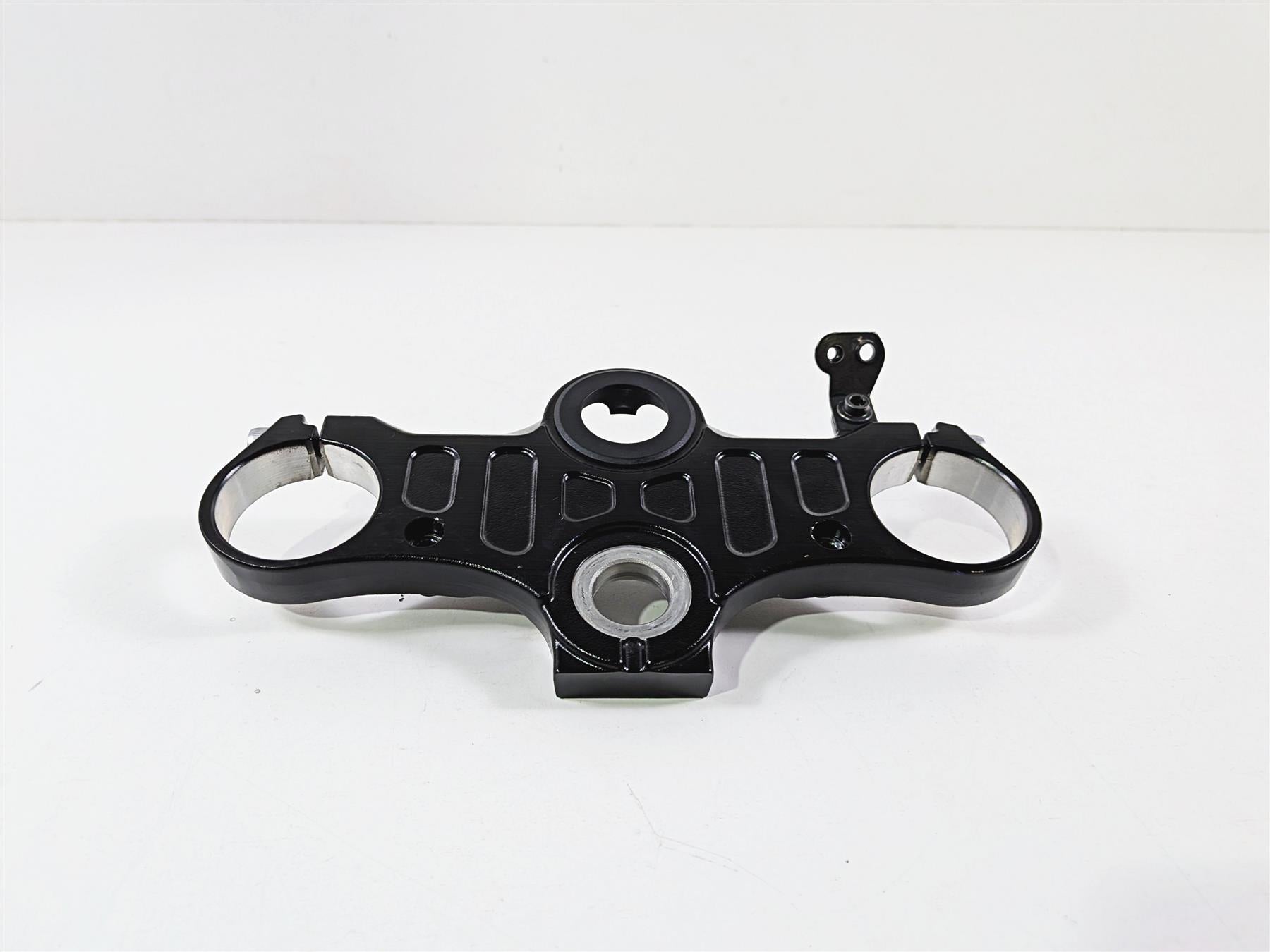 2025 Yamaha YZF R7 Black Upper Triple Tree Steering Clamp BEB-23435-01-00 {{ shop.shopifyCountryName }} - Mototech271