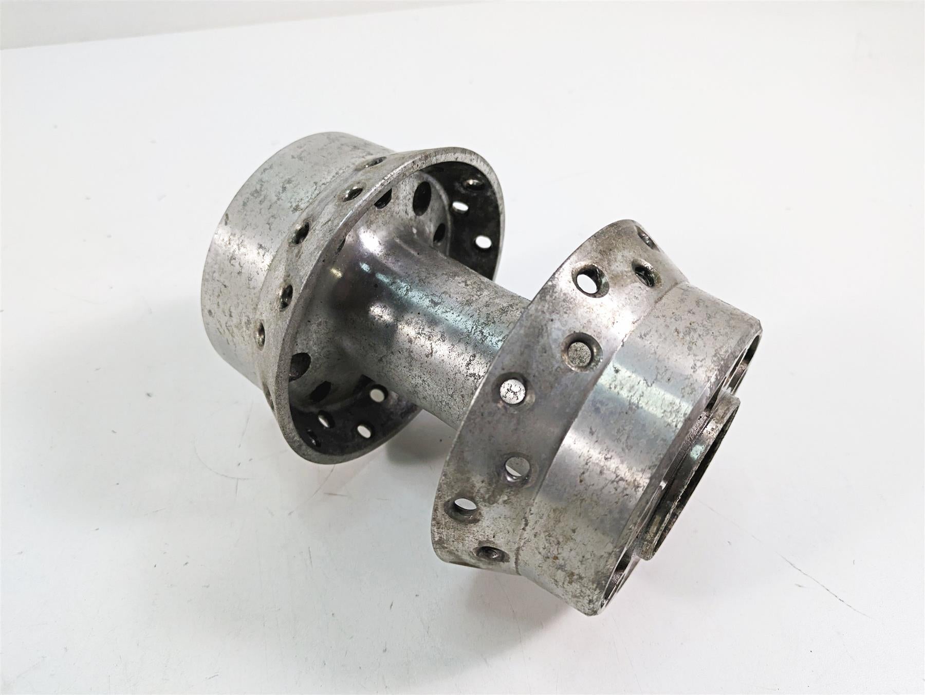 1999 Harley Touring FLHTC Electra Glide Rear Wheel Hub 3/4" Bearings 40976-00 {{ shop.shopifyCountryName }} - Mototech271