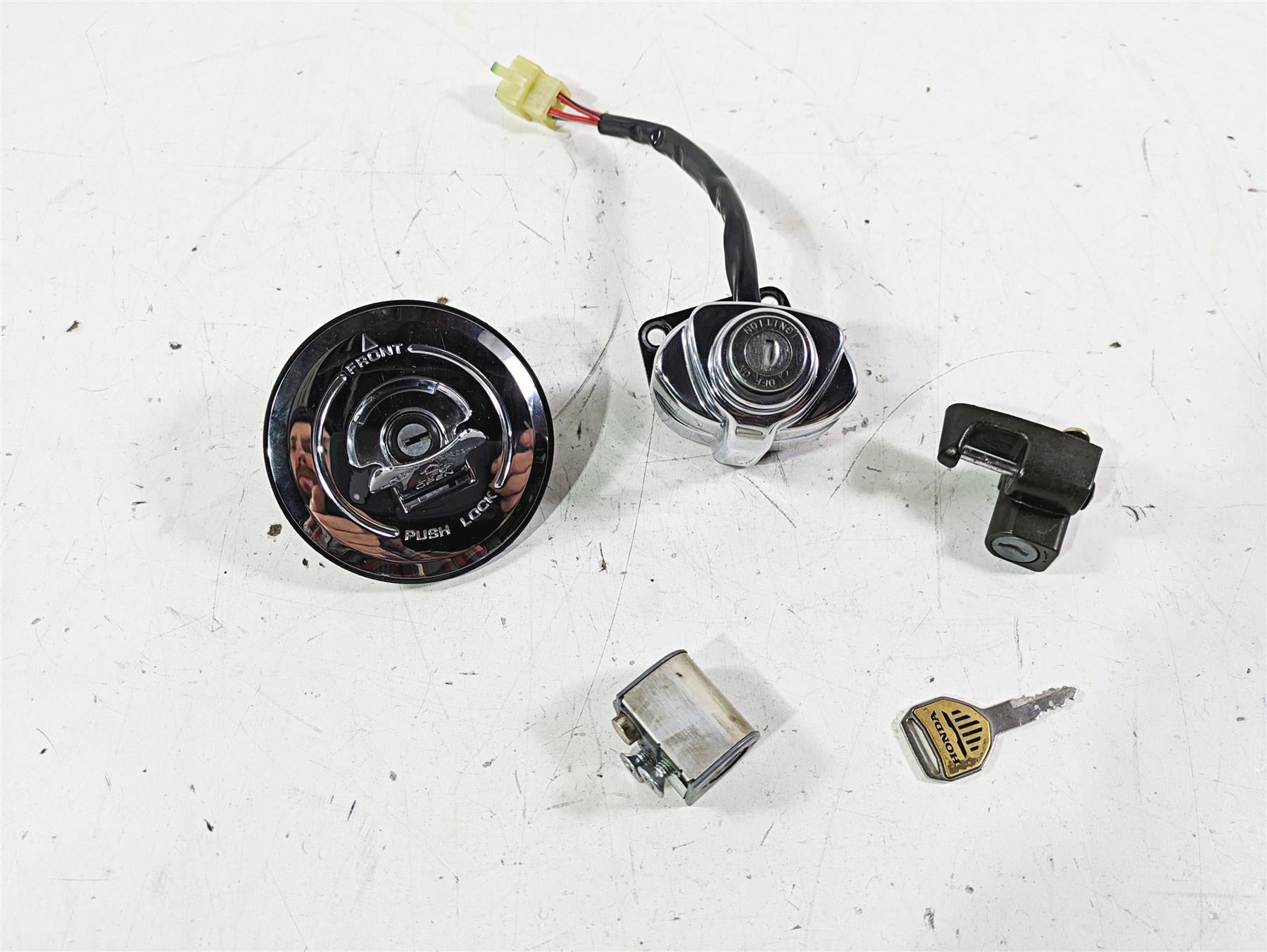 2002 Honda VTX1800 Retro Ignition Switch Steering Key Lock Cap Set 35110-MR1-000 {{ shop.shopifyCountryName }} - Mototech271