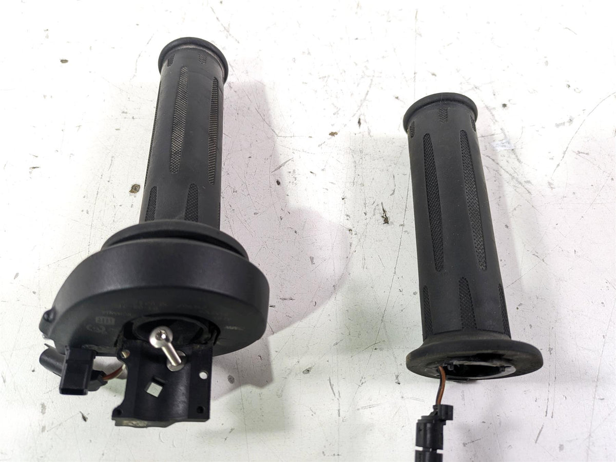 2022 BMW R1250 RT K052 Left Right Heated Hand Grip Set 61318549455 61318552124 {{ shop.shopifyCountryName }} - Mototech271
