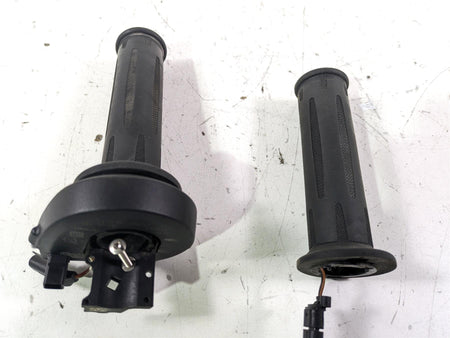 2022 BMW R1250 RT K052 Left Right Heated Hand Grip Set 61318549455 61318552124 {{ shop.shopifyCountryName }} - Mototech271