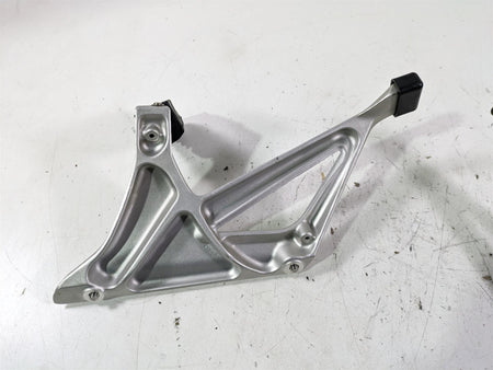 2022 BMW R1250 RT K052 Rear Passenger Foot Peg Rest Set 46718534789 46718534790 {{ shop.shopifyCountryName }} - Mototech271