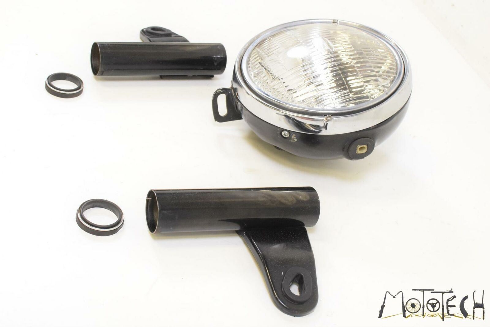 1982 Yamaha XS650 S Headlight Head Light Lamp & Holder Mounts 584-84310-61-00
