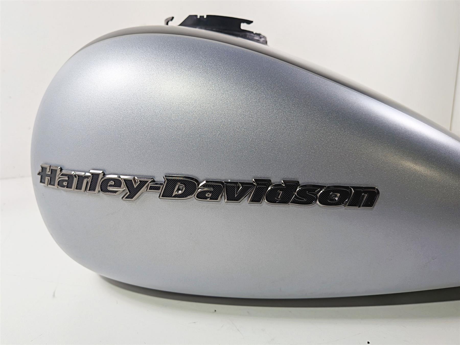 2020 Harley Touring FLTRK Road Glide Fuel Gas Petrol Tank - No Dent 61356-08 {{ shop.shopifyCountryName }} - Mototech271